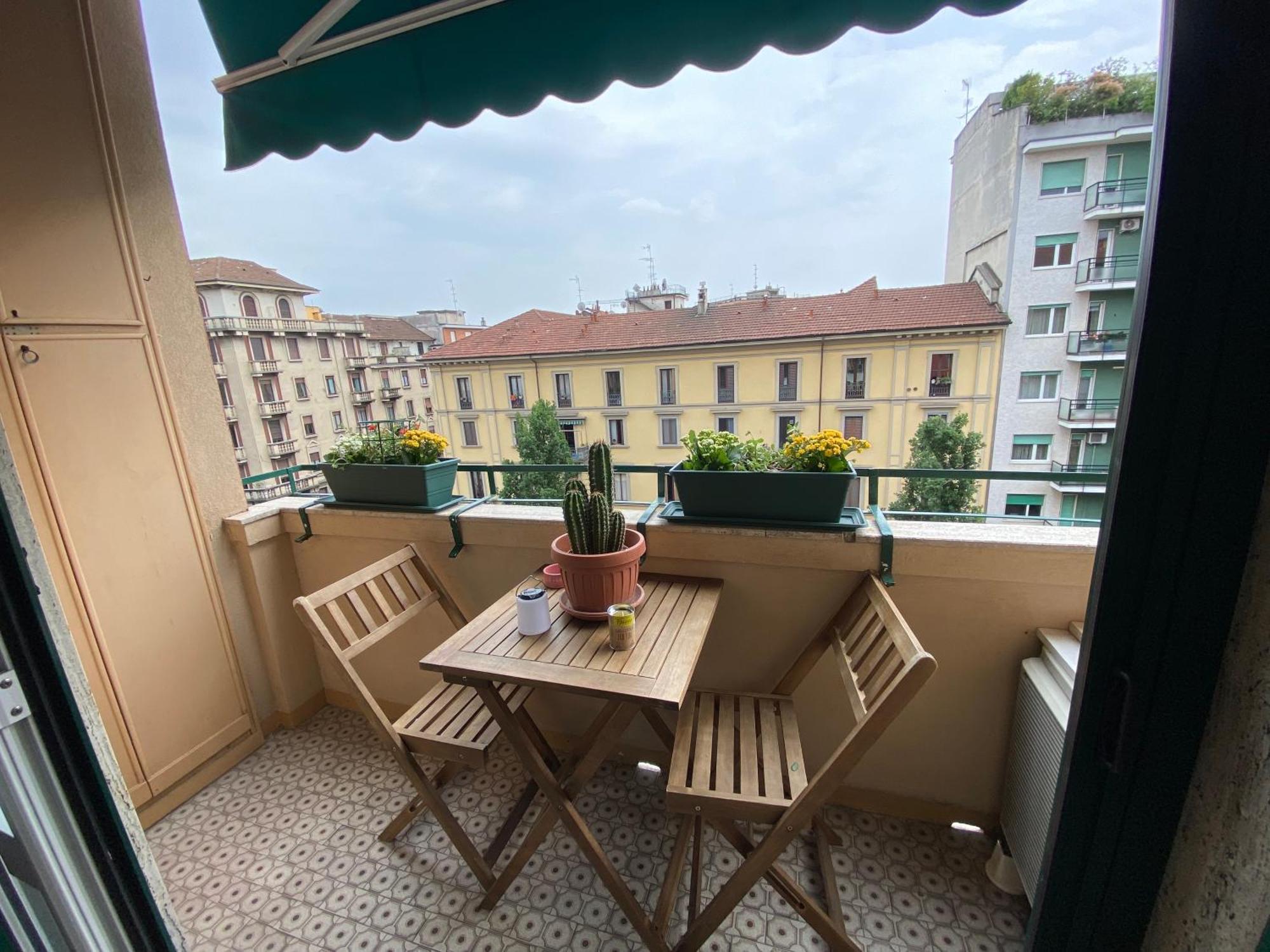 Daniela'S Spazioso Appartamento Ai Navigli Milan Exterior photo